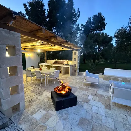 Trullo Degli Amici * オストゥーニ