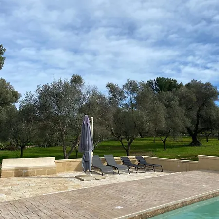 Trullo Degli Amici 度假居 *